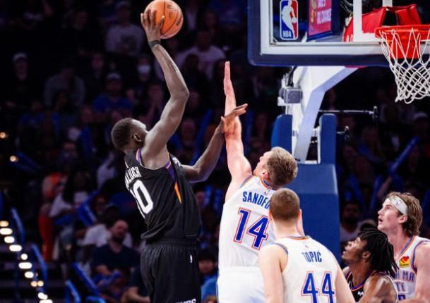 kaiyun集团-发挥高效&amp;amp;得分生涯新高，马鲁阿奇15中8砍18分14板1断2帽