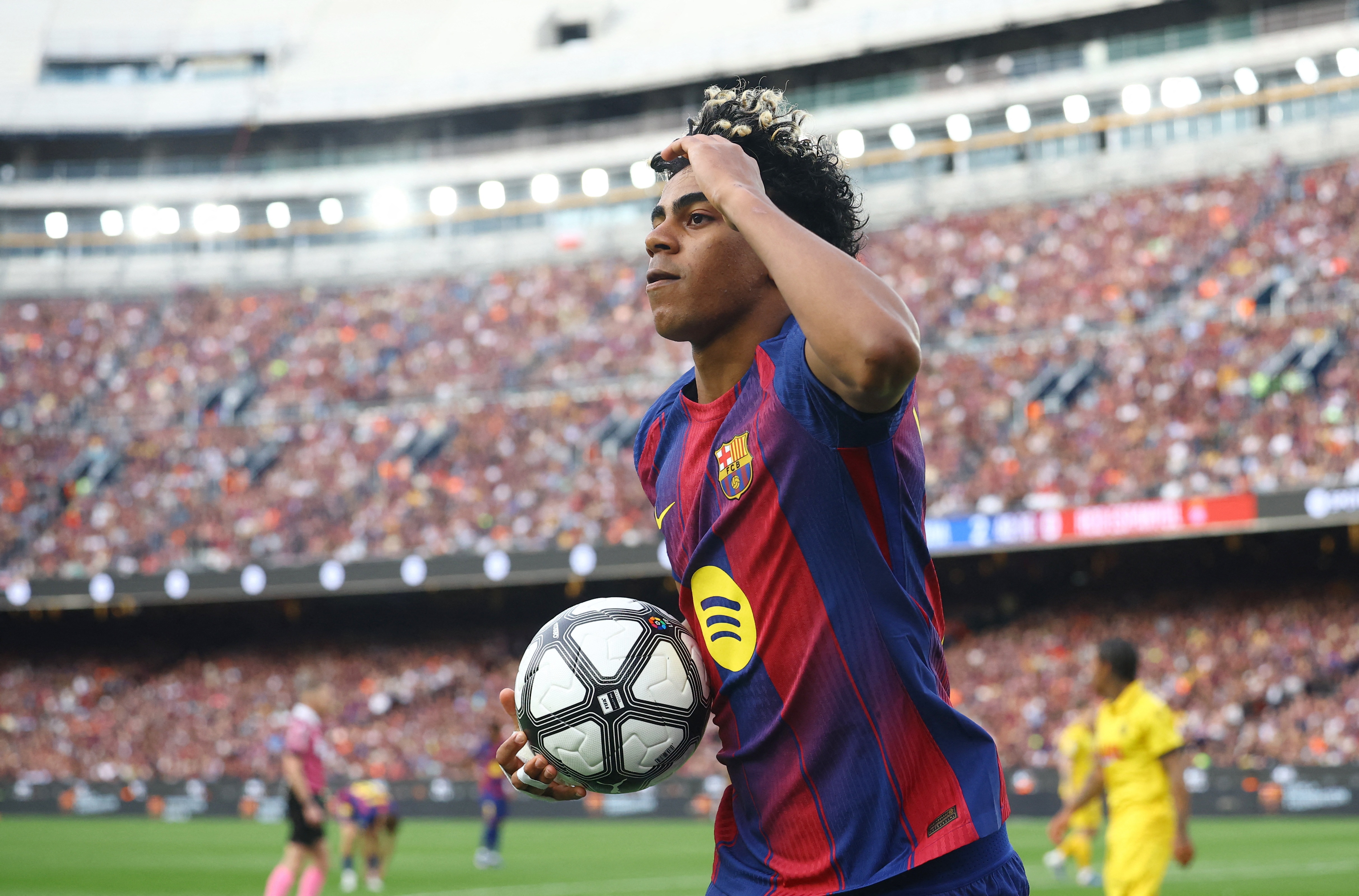 kaiyun集团-亚马尔能否比肩梅西？哈维：他是天选之子，现在就看他自己了